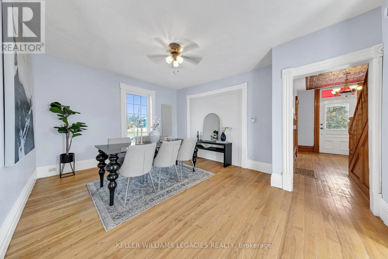 MAIN - 52 VICTORIA AVENUE N