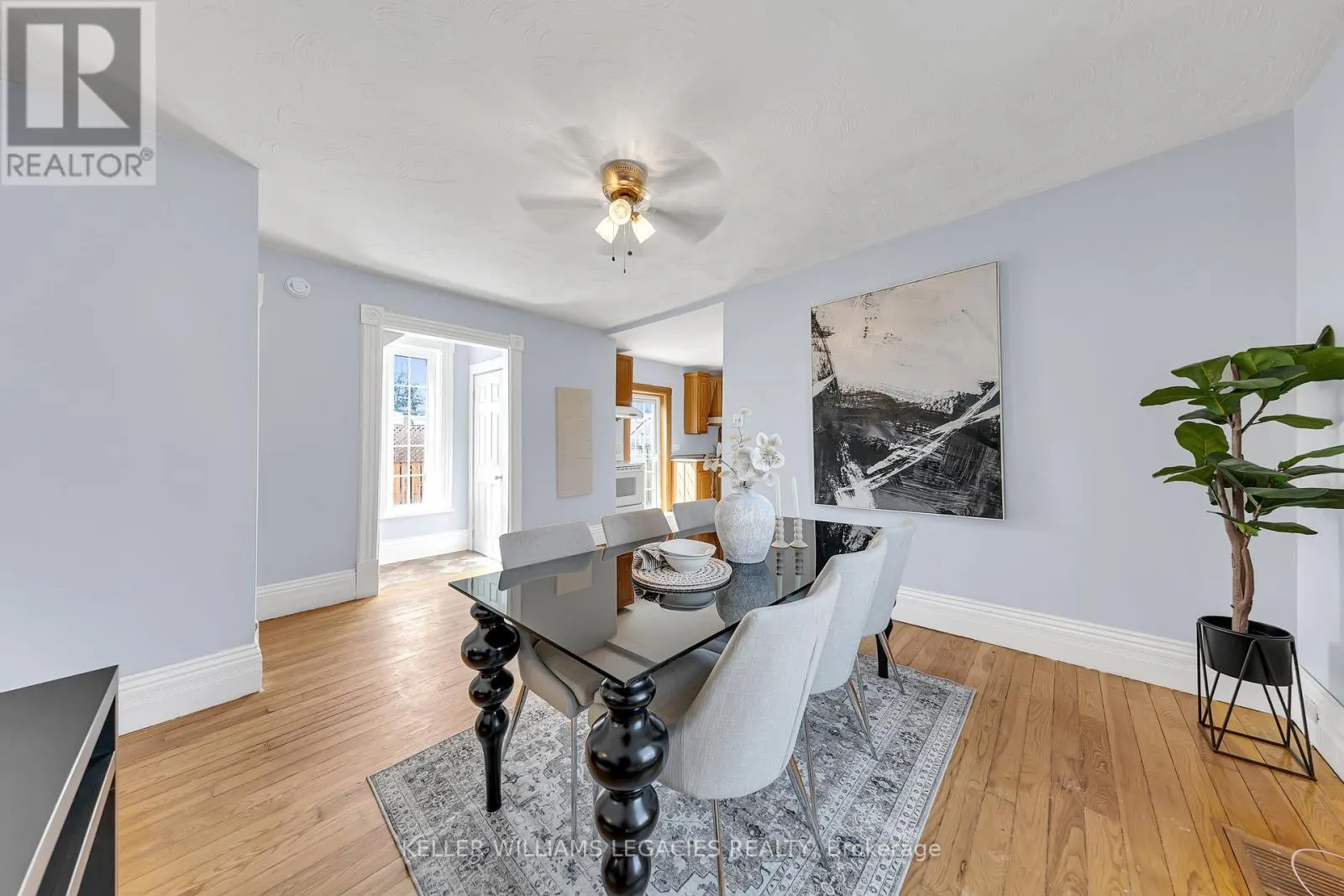 MAIN - 52 VICTORIA AVENUE N