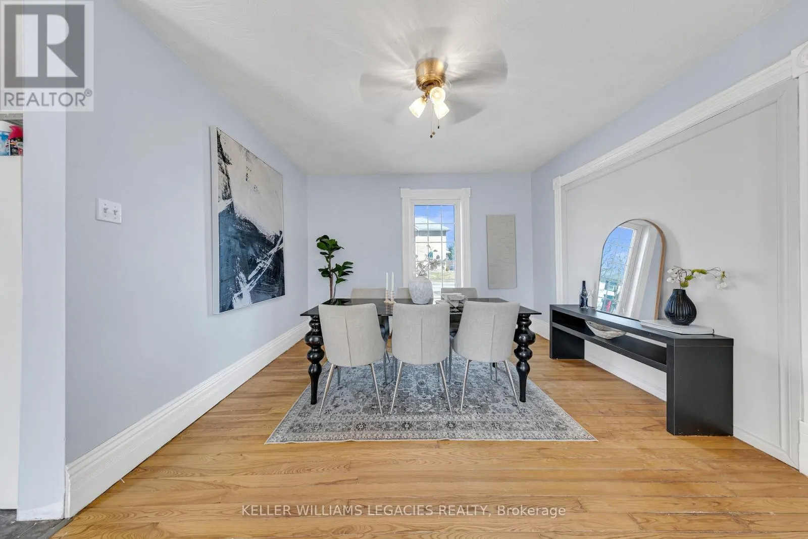 MAIN - 52 VICTORIA AVENUE N