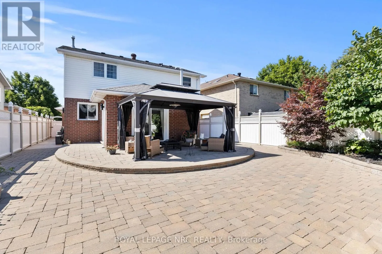 86 HUNTINGTON LANE