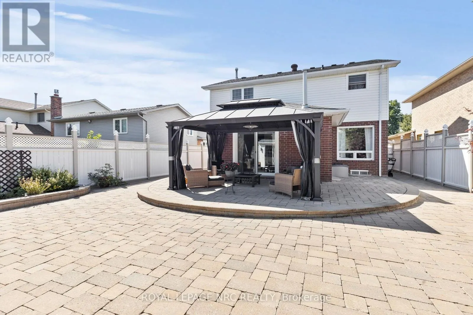 86 HUNTINGTON LANE