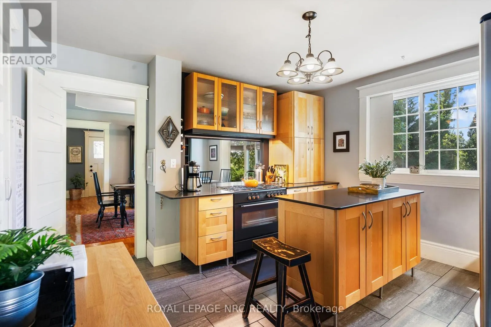 326 LAKESHORE ROAD