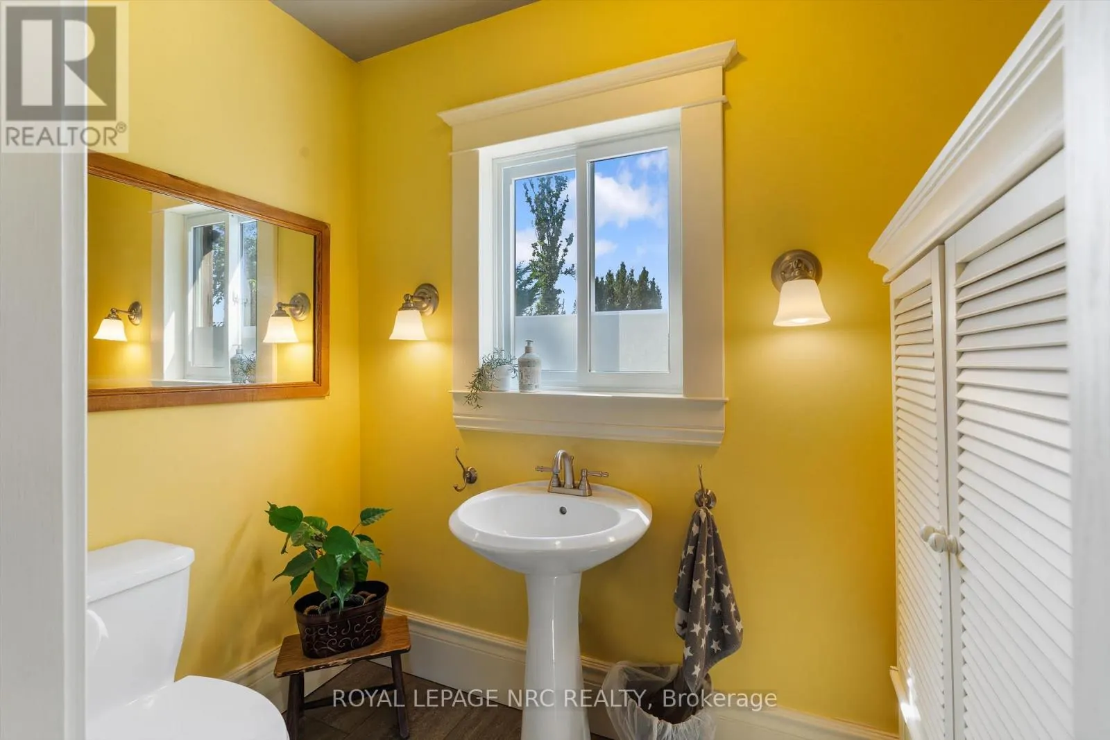 326 LAKESHORE ROAD