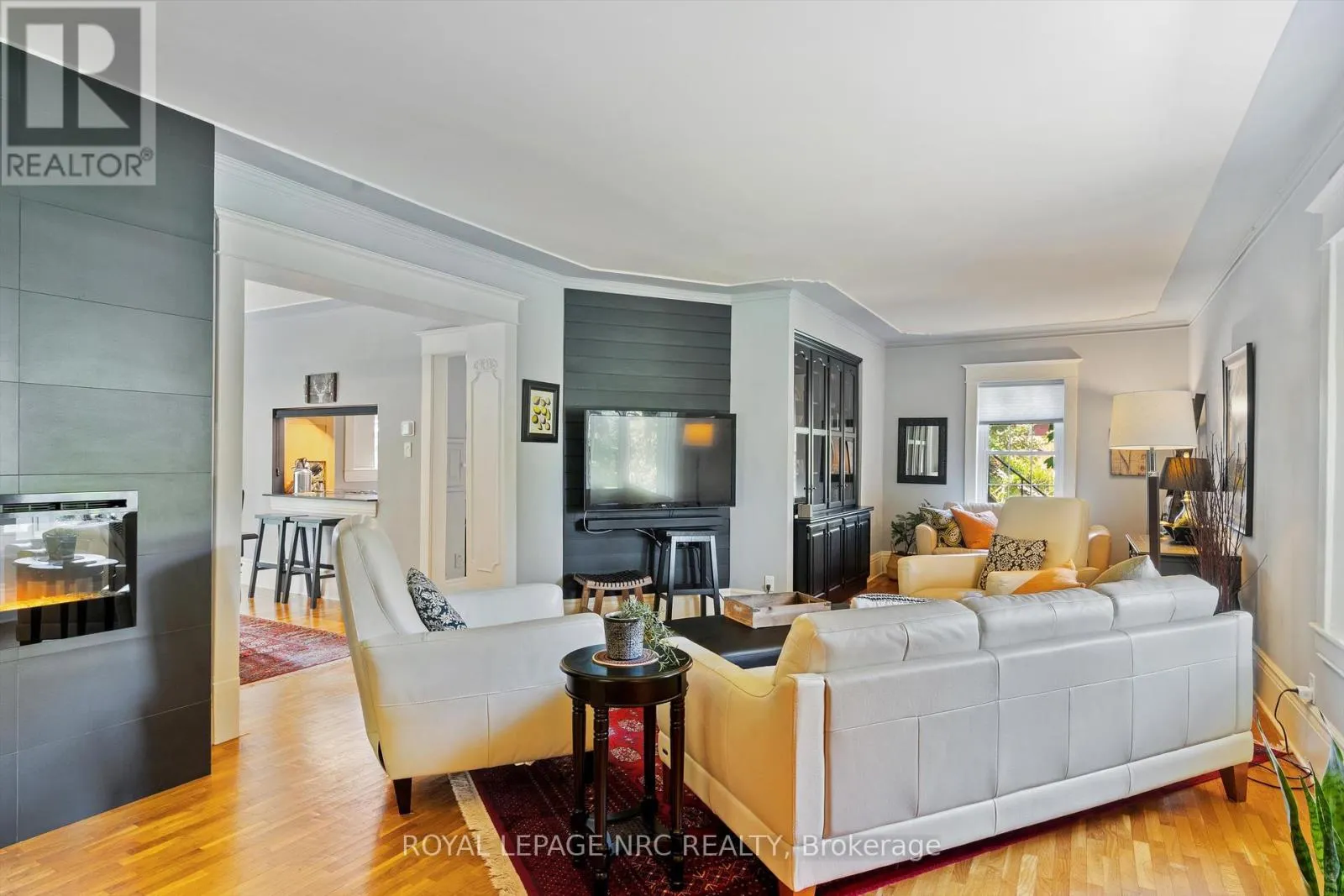 326 LAKESHORE ROAD