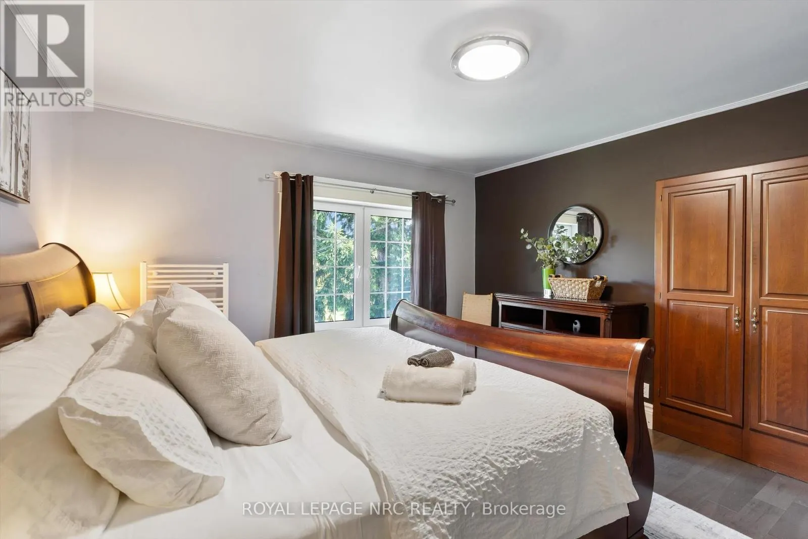 326 LAKESHORE ROAD
