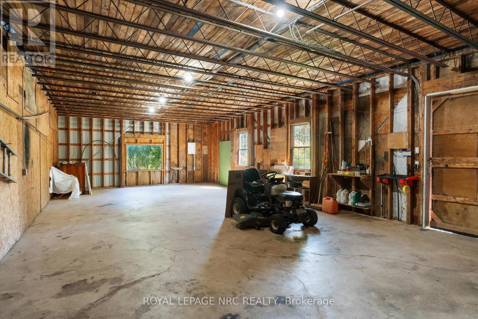 326 LAKESHORE ROAD