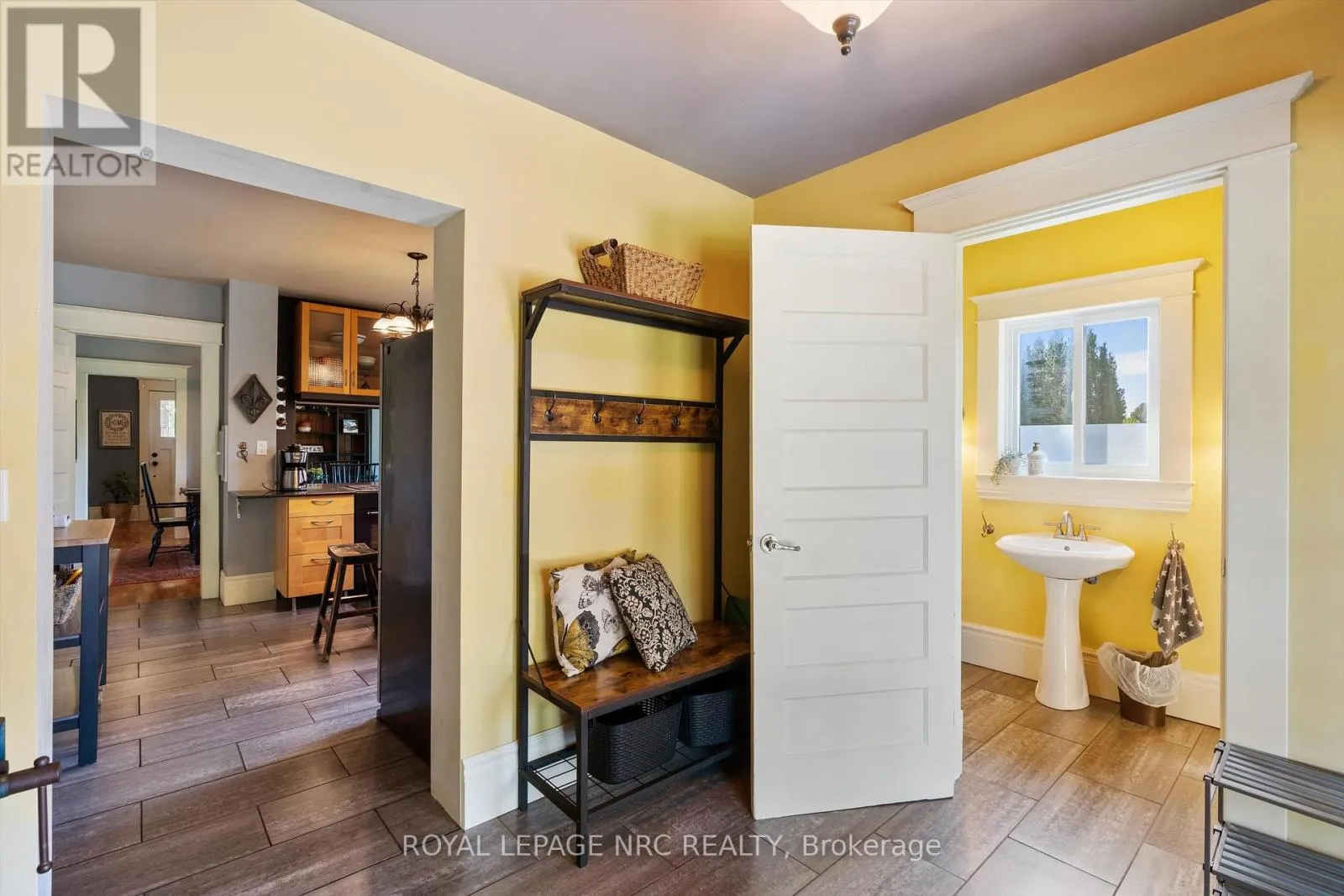 326 LAKESHORE ROAD