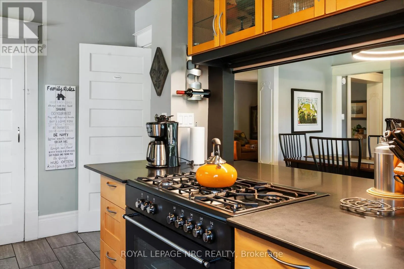 326 LAKESHORE ROAD