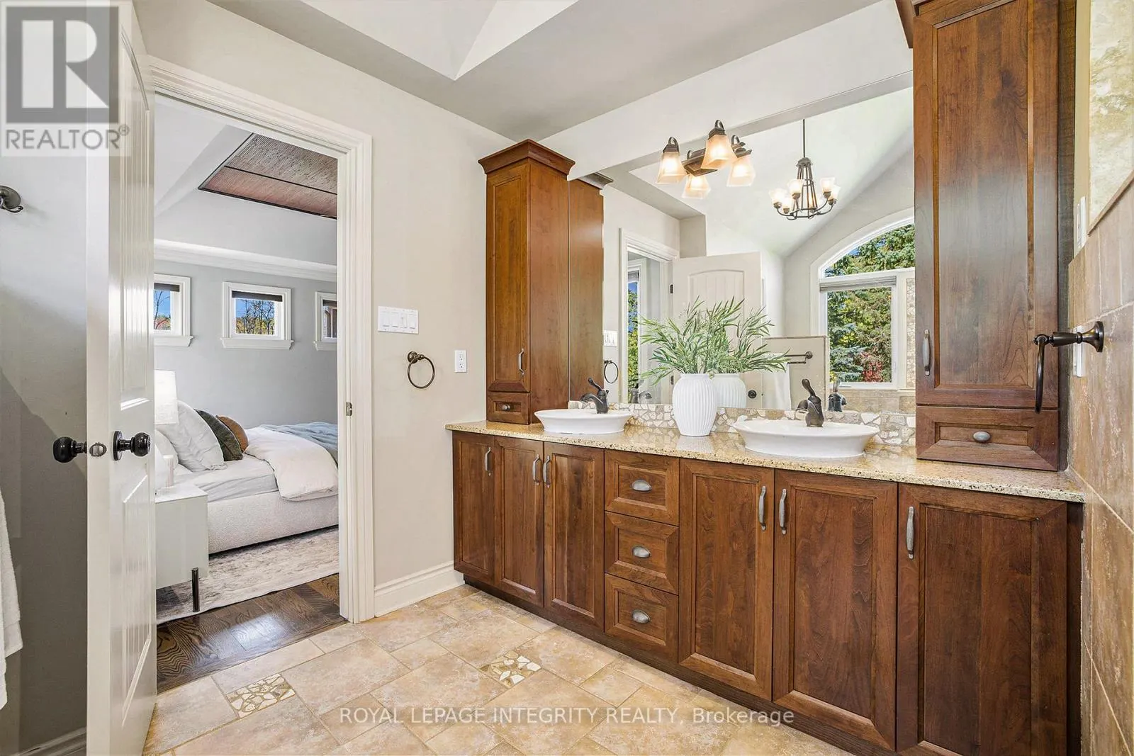 5844 LONGHEARTH WAY