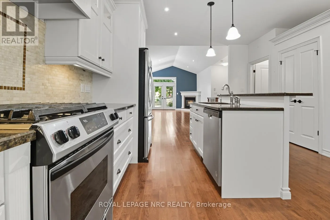 14 - 409 NIAGARA STREET, #14