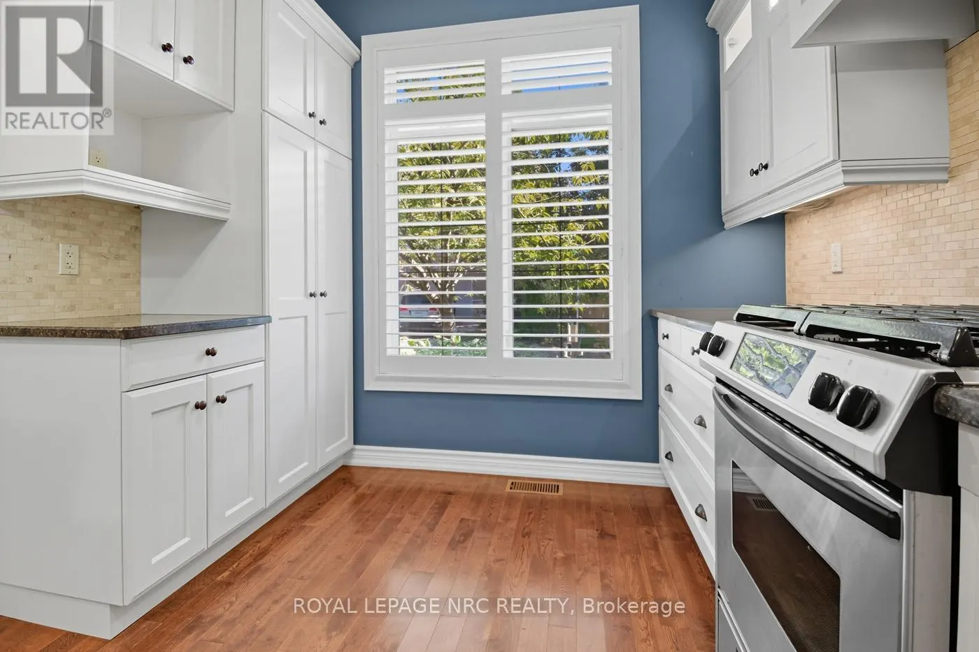 14 - 409 NIAGARA STREET, #14