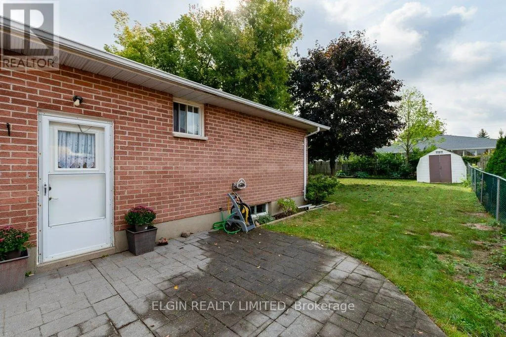 20 FARMINGTON DRIVE