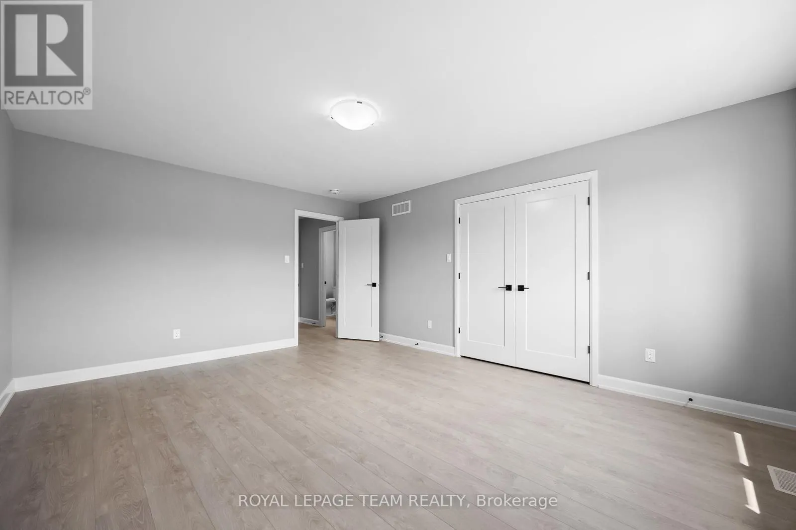342 LEWIS STREET W