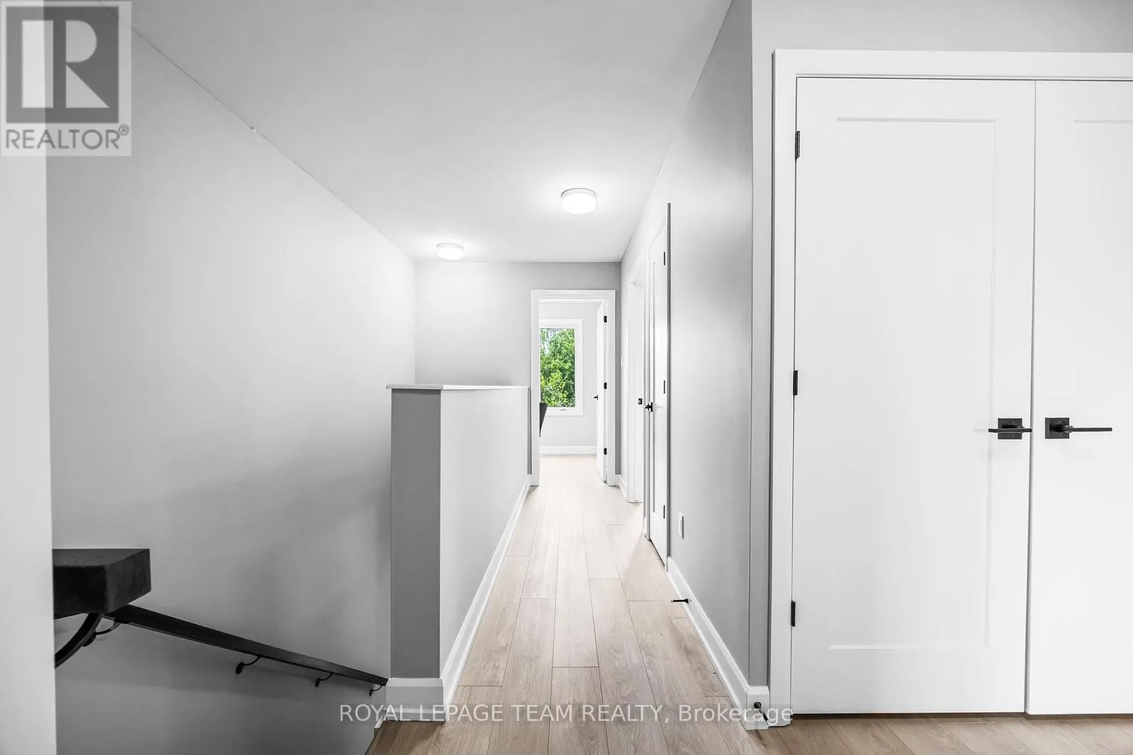 354 LEWIS STREET W