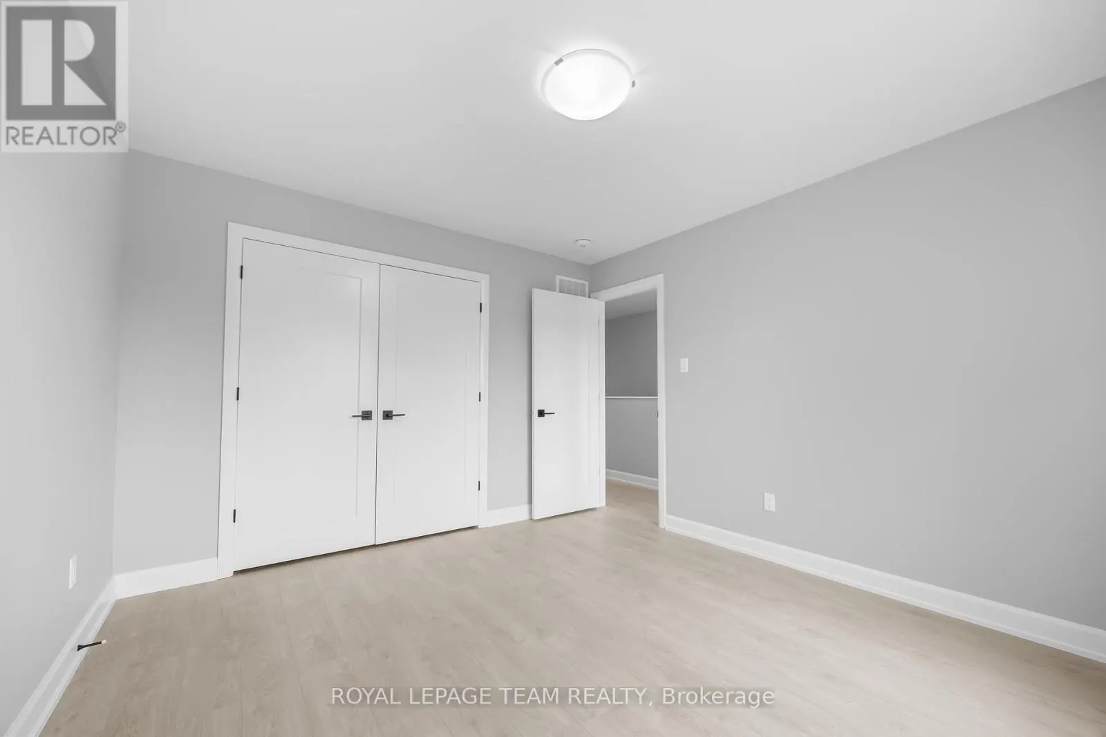 354 LEWIS STREET W