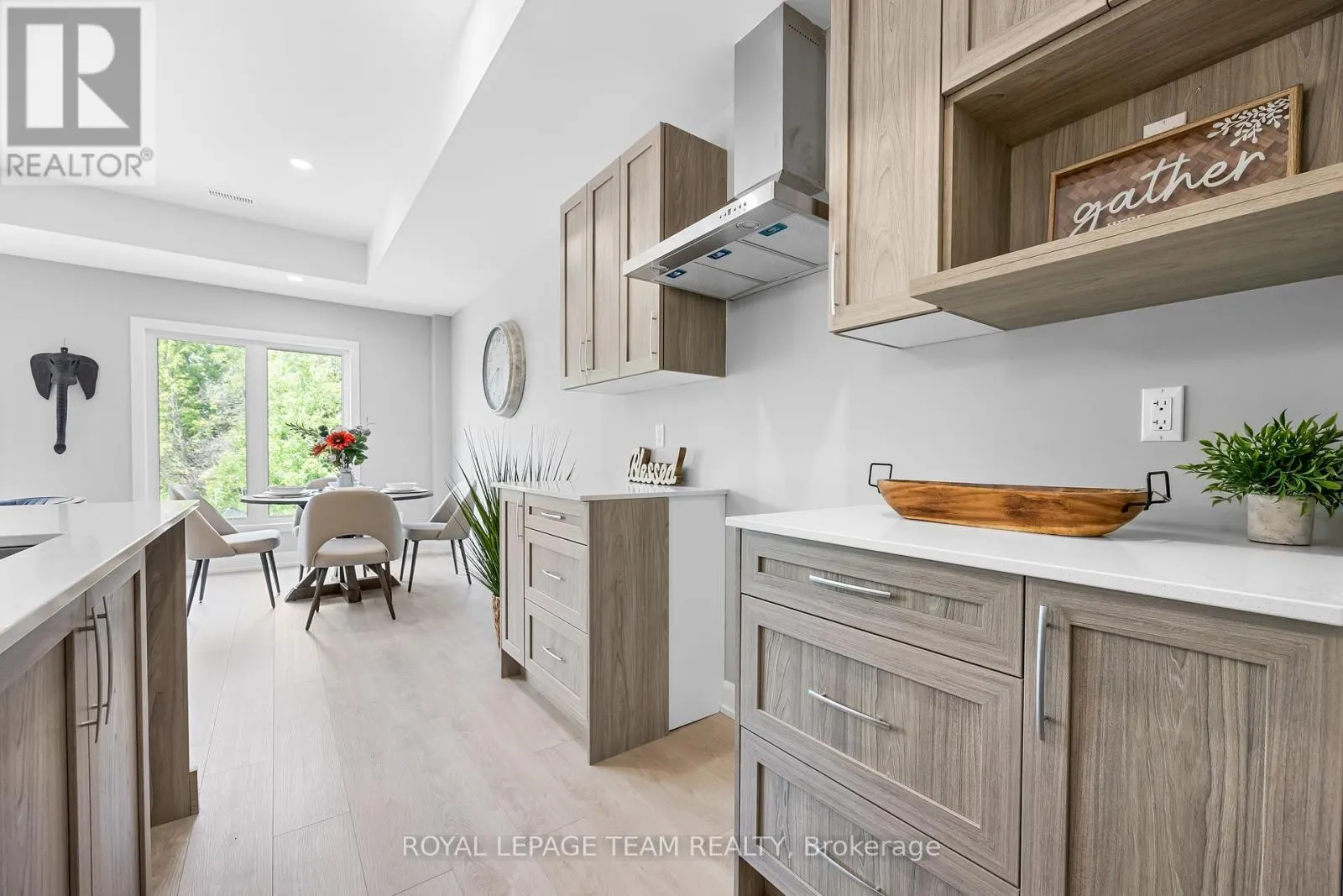 354 LEWIS STREET W