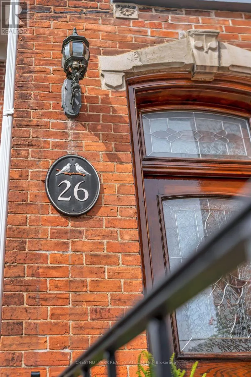 26 CENTRE STREET