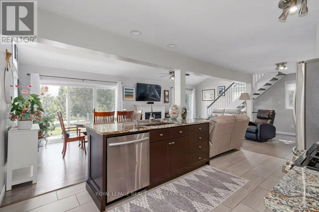 142 LAKESHORE DRIVE S