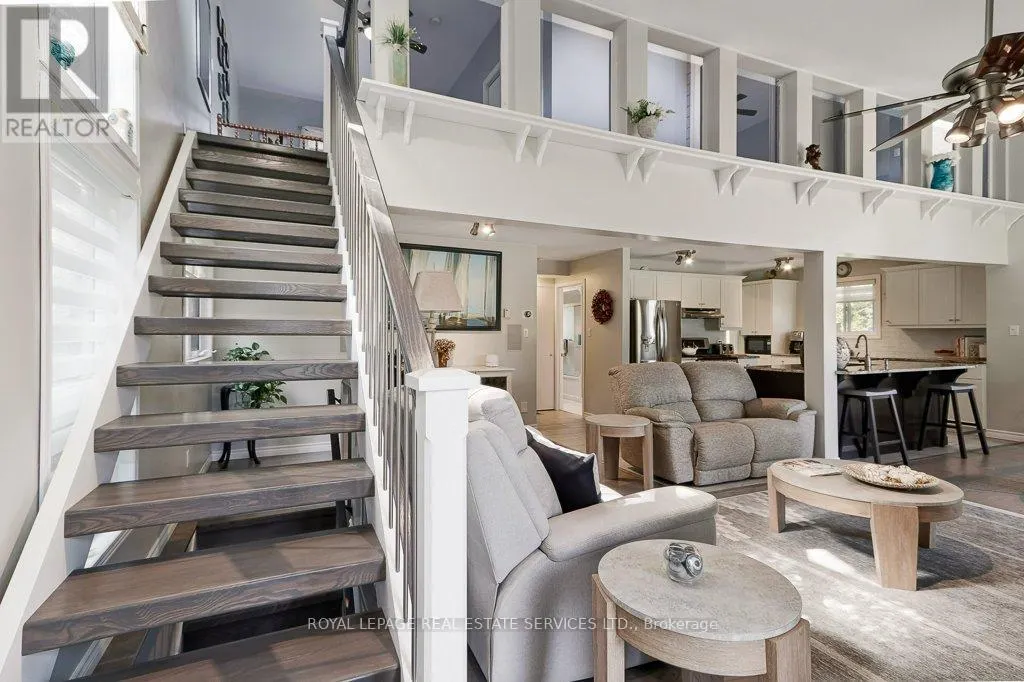 142 LAKESHORE DRIVE S