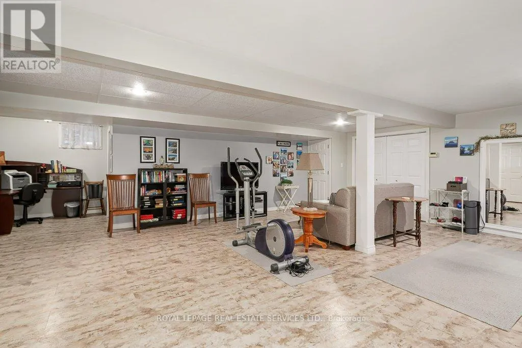 142 LAKESHORE DRIVE S