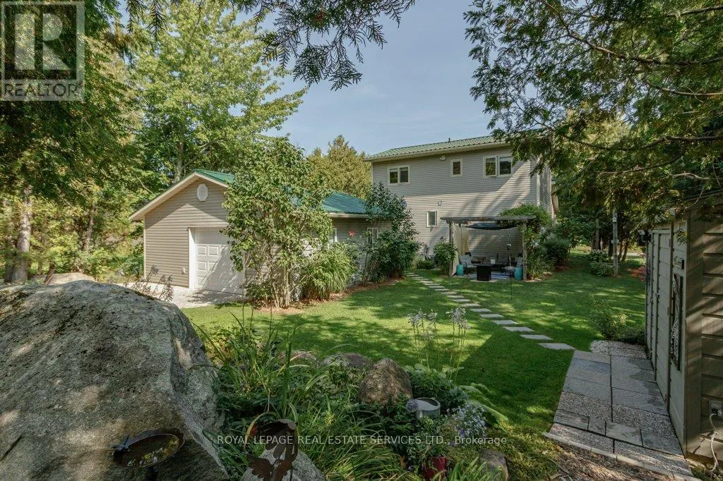142 LAKESHORE DRIVE S