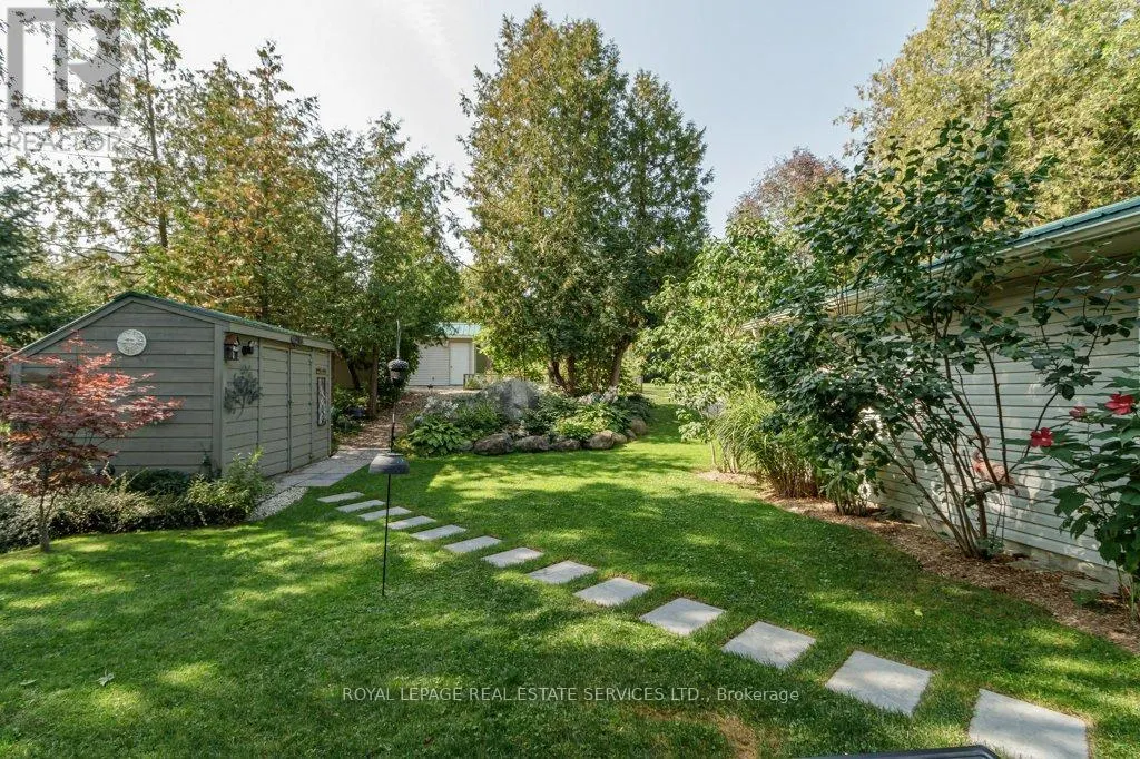 142 LAKESHORE DRIVE S