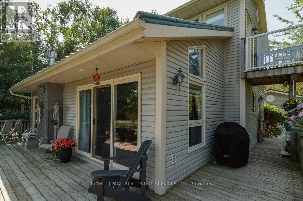 142 LAKESHORE DRIVE S