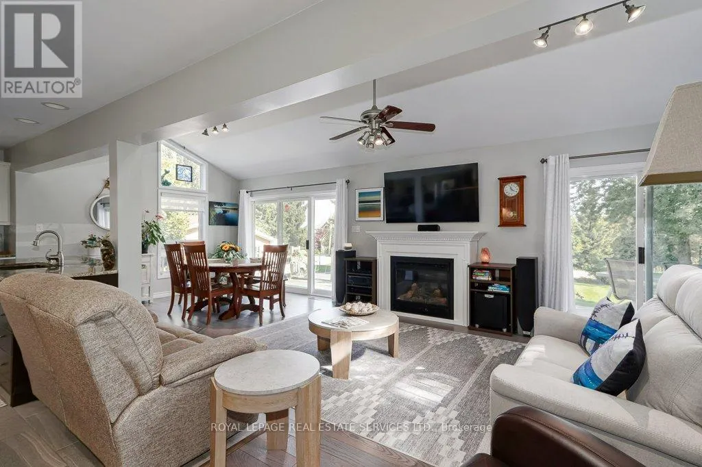 142 LAKESHORE DRIVE S