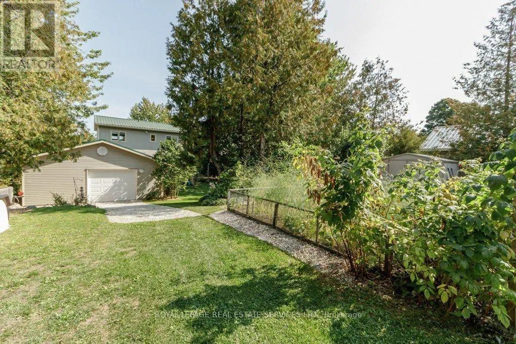 142 LAKESHORE DRIVE S