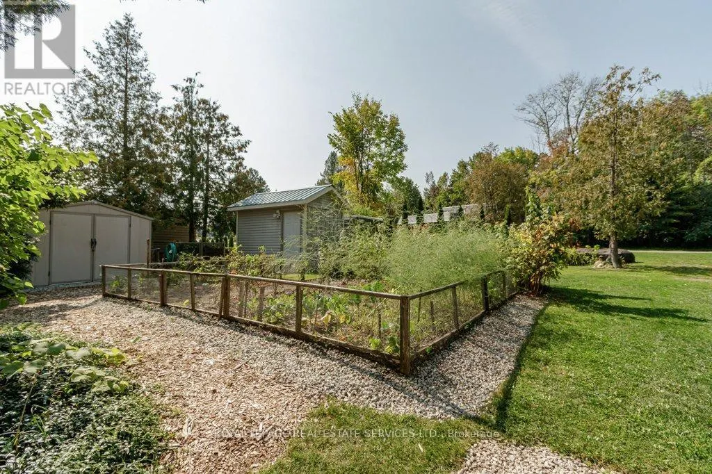 142 LAKESHORE DRIVE S