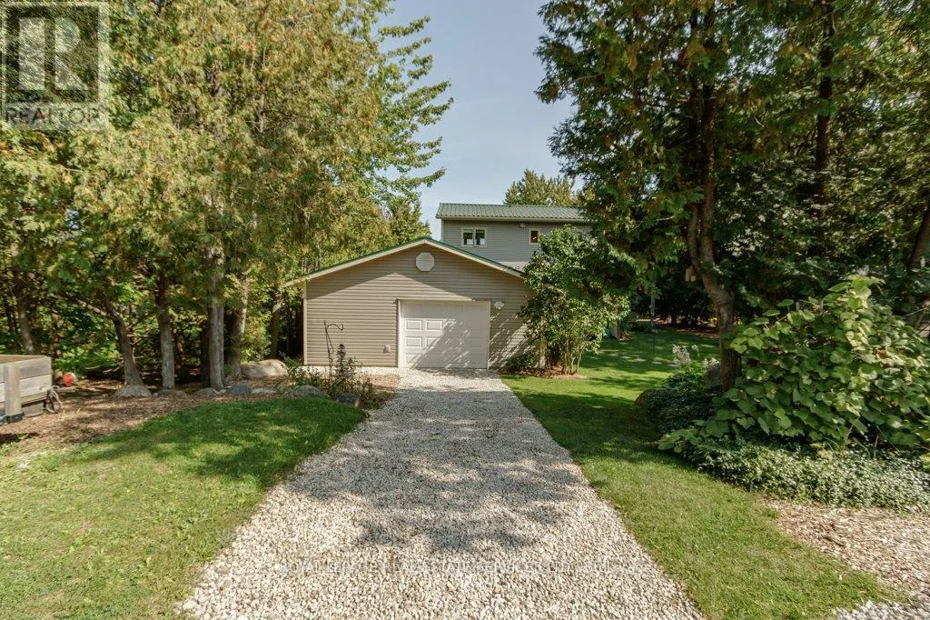 142 LAKESHORE DRIVE S