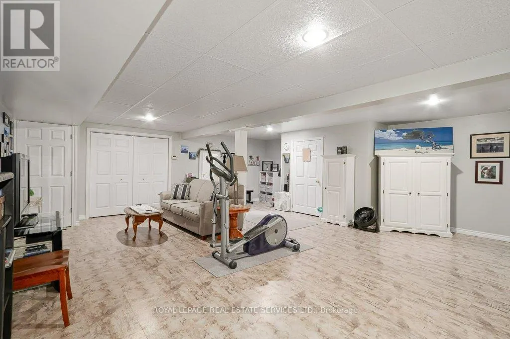 142 LAKESHORE DRIVE S
