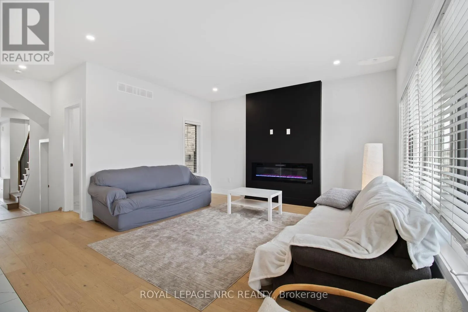 7392 SPLENDOUR DRIVE