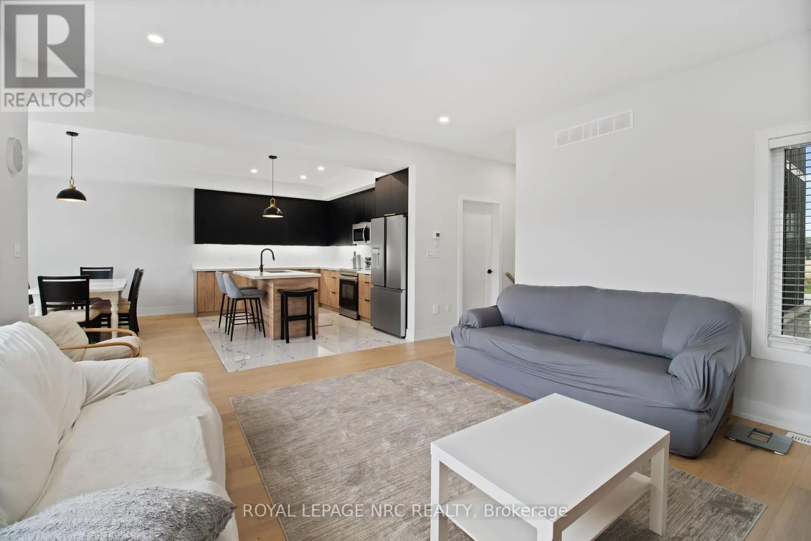 7392 SPLENDOUR DRIVE