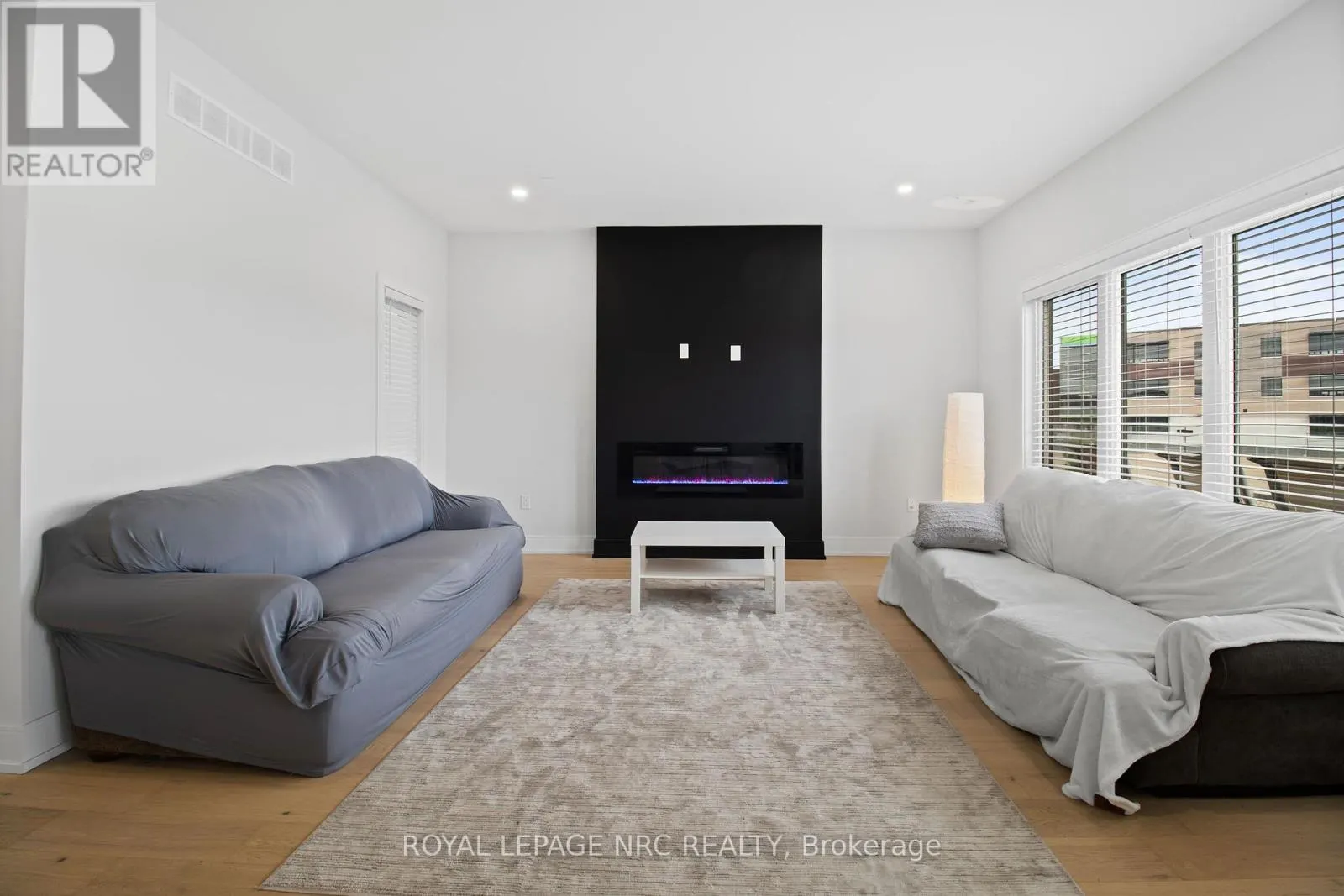 7392 SPLENDOUR DRIVE