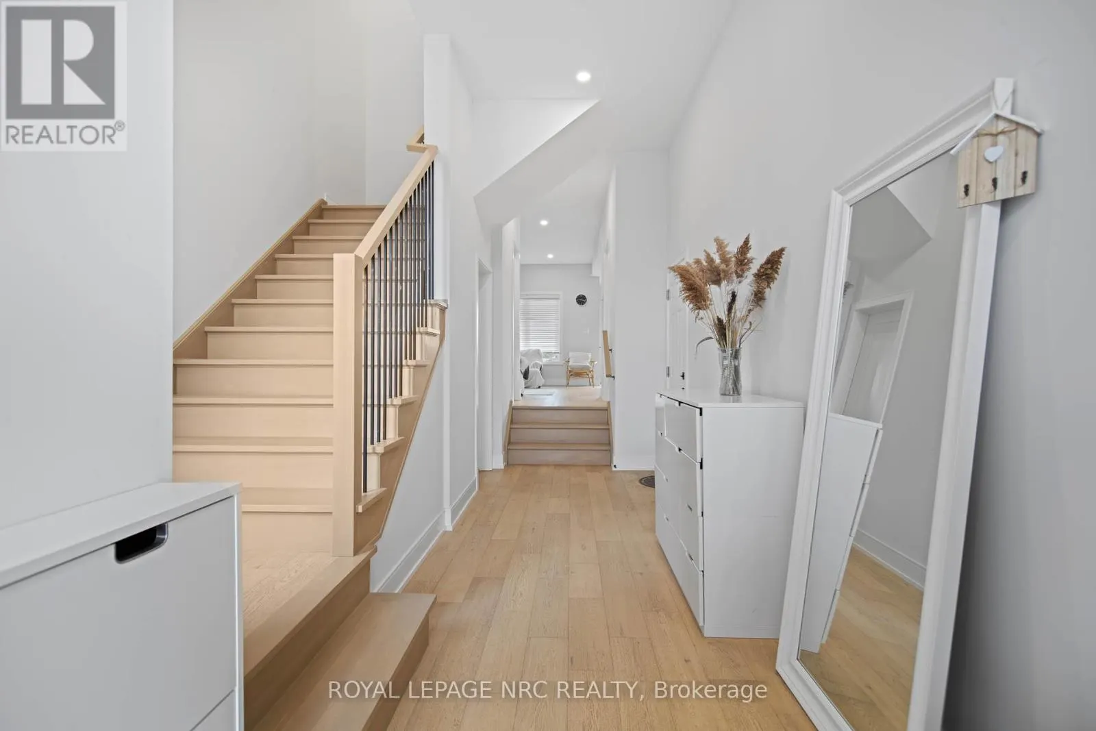 7392 SPLENDOUR DRIVE