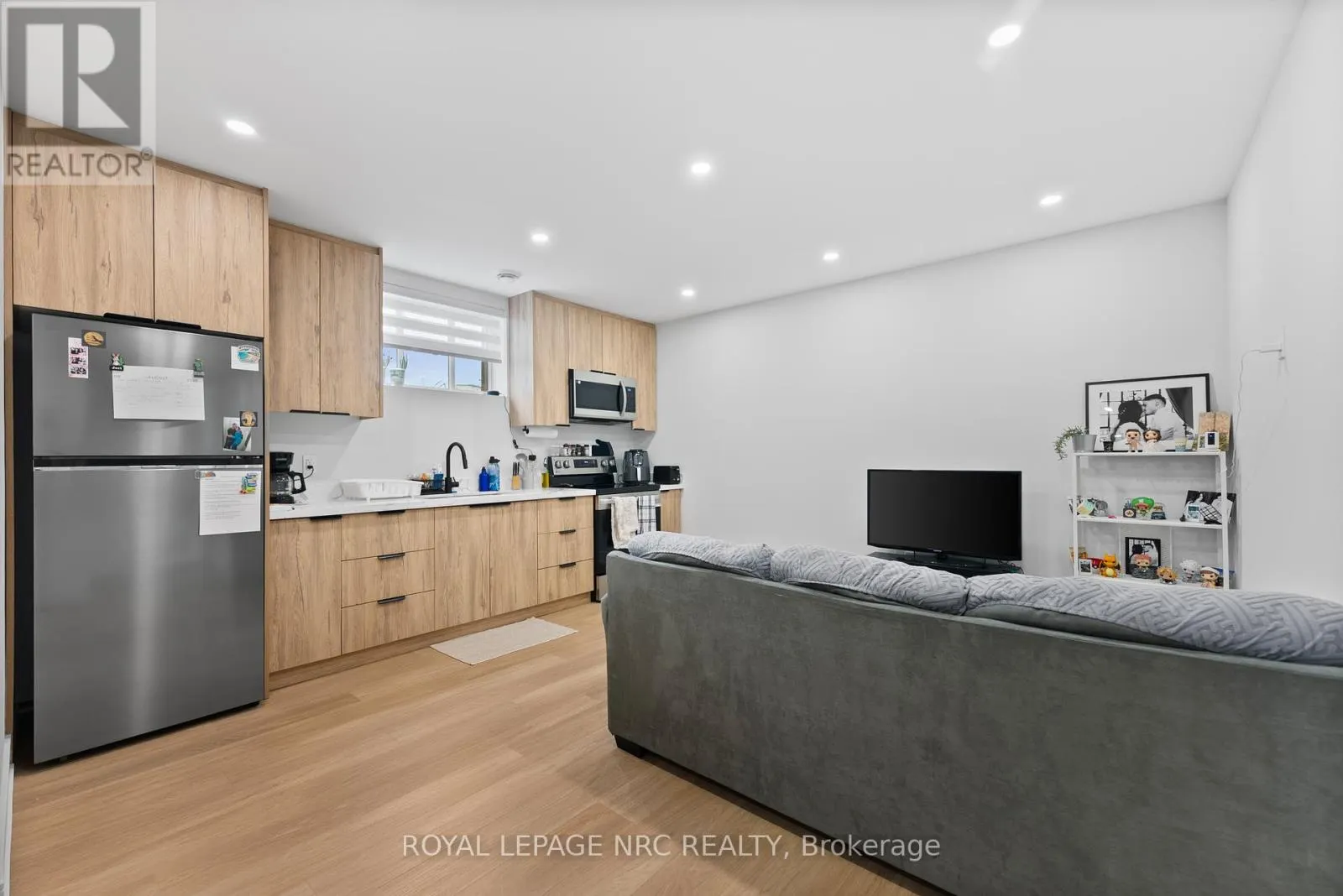 7392 SPLENDOUR DRIVE