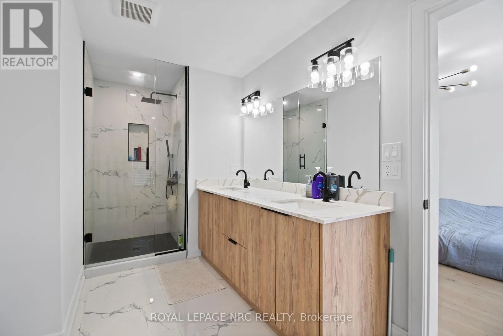 7392 SPLENDOUR DRIVE