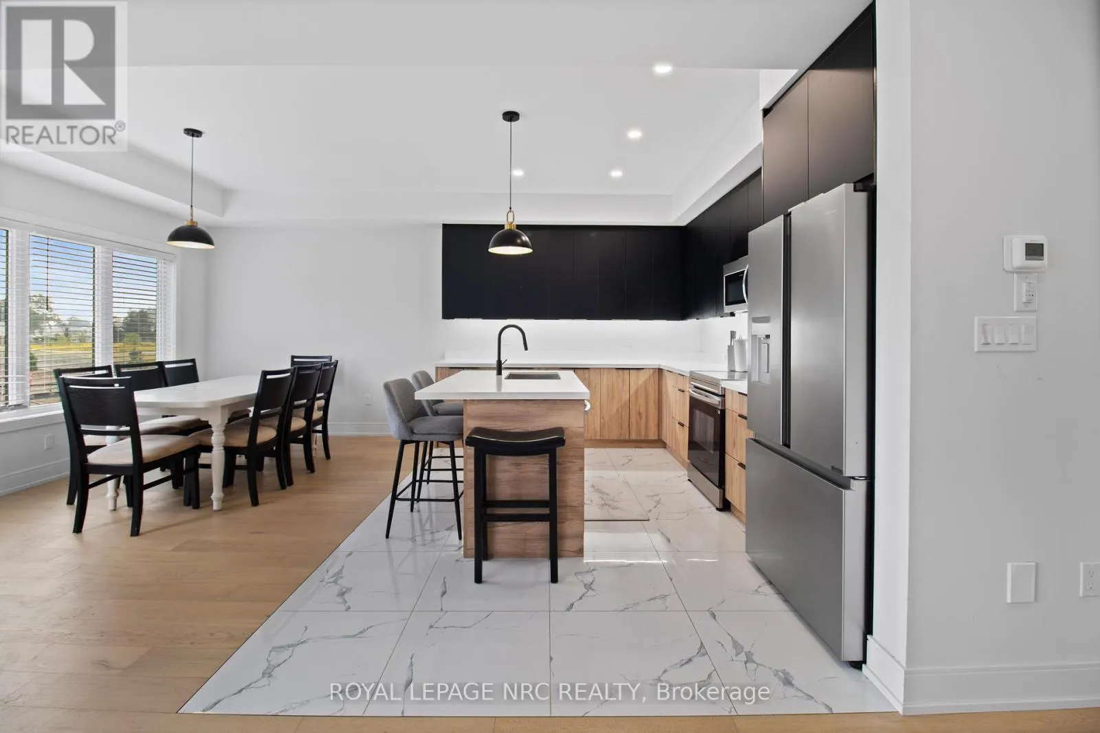 7392 SPLENDOUR DRIVE