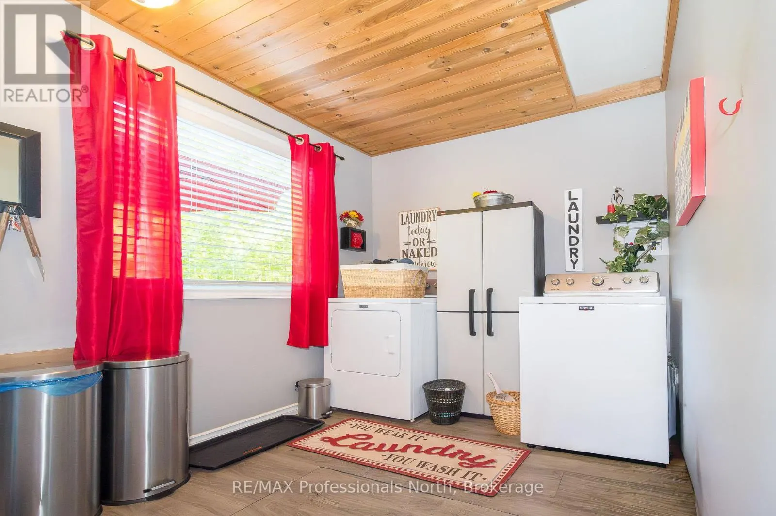 32 BETHUNE ROAD S