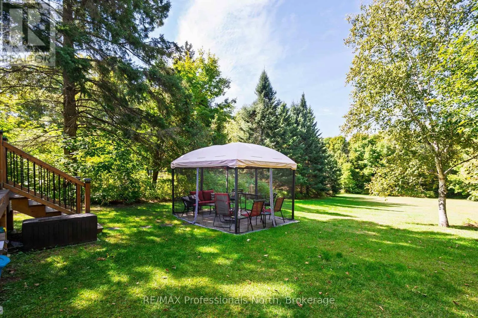 32 BETHUNE ROAD S