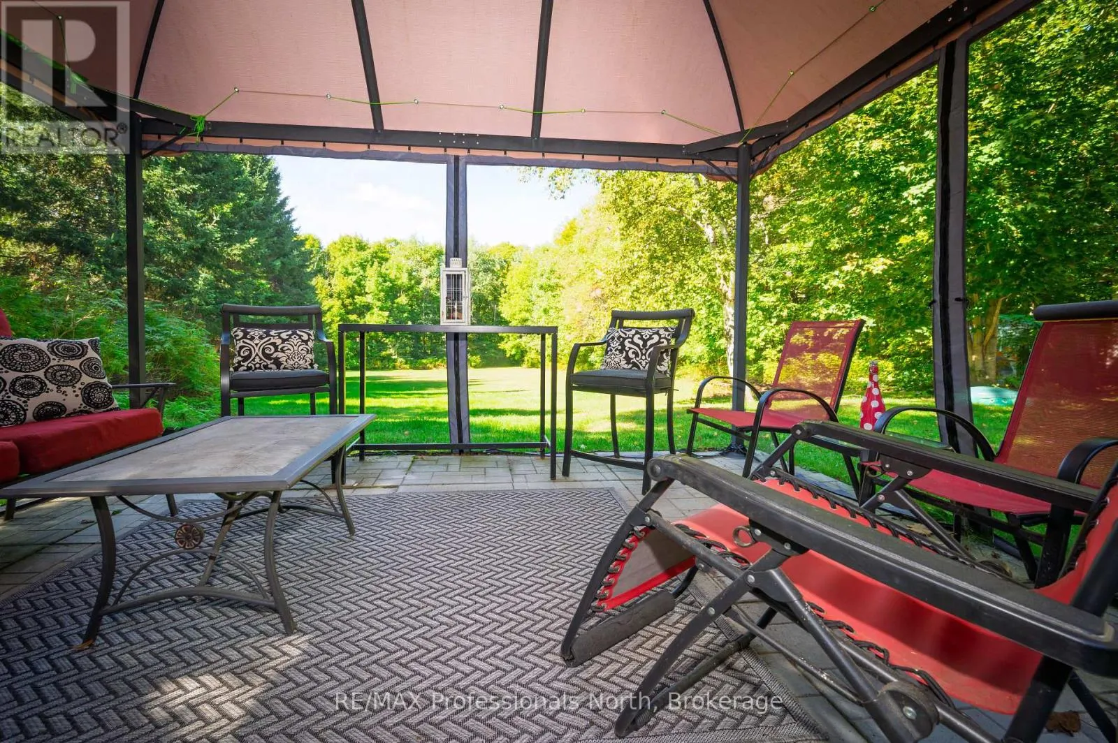 32 BETHUNE ROAD S