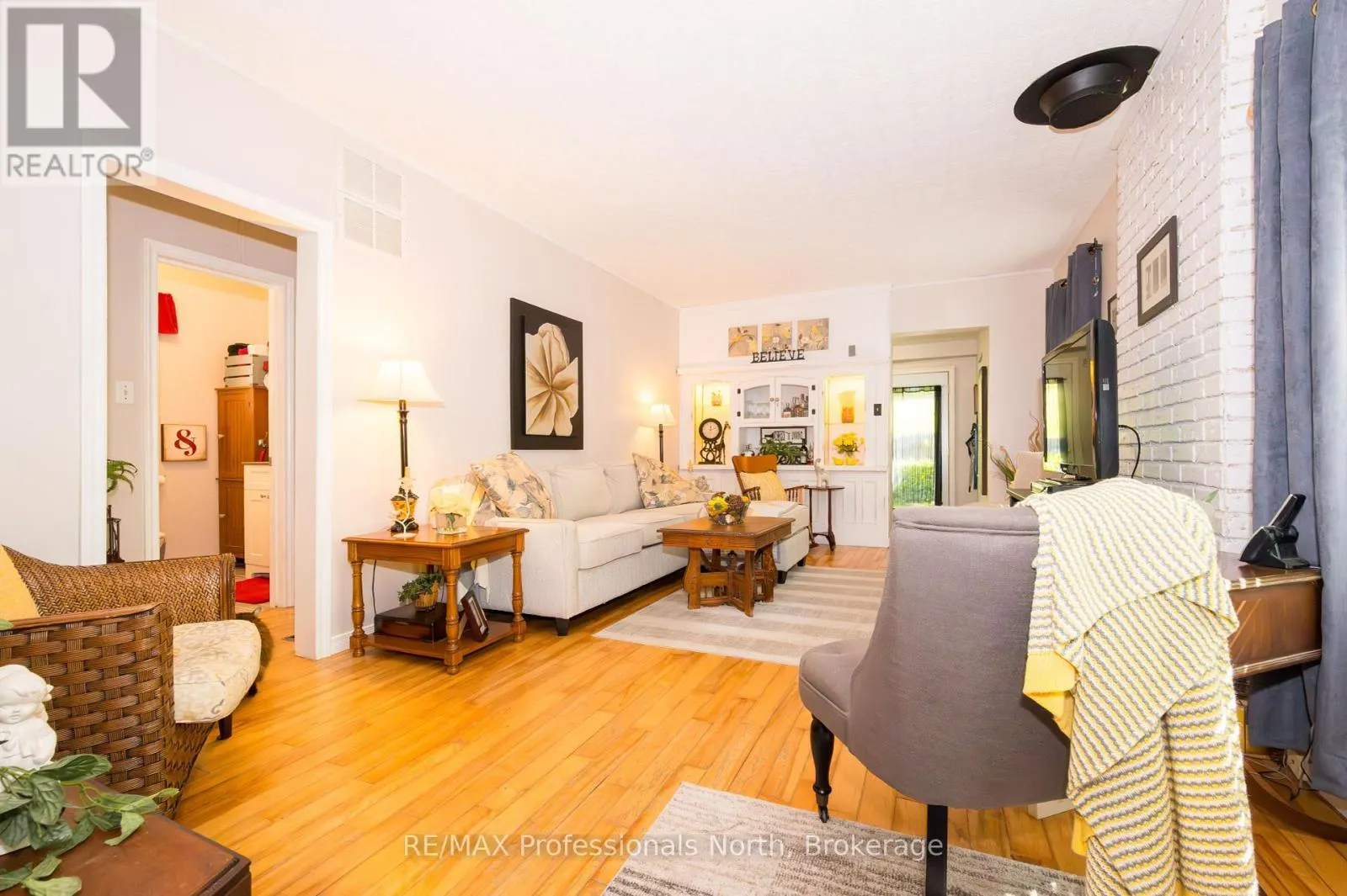 32 BETHUNE ROAD S