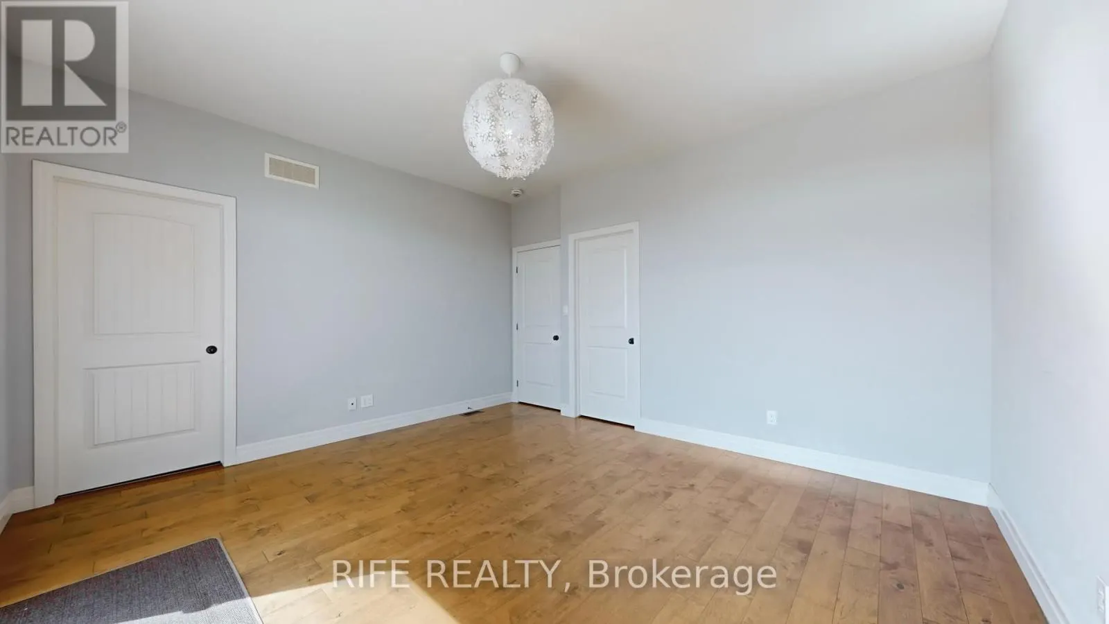 11 CREWS CRESCENT W