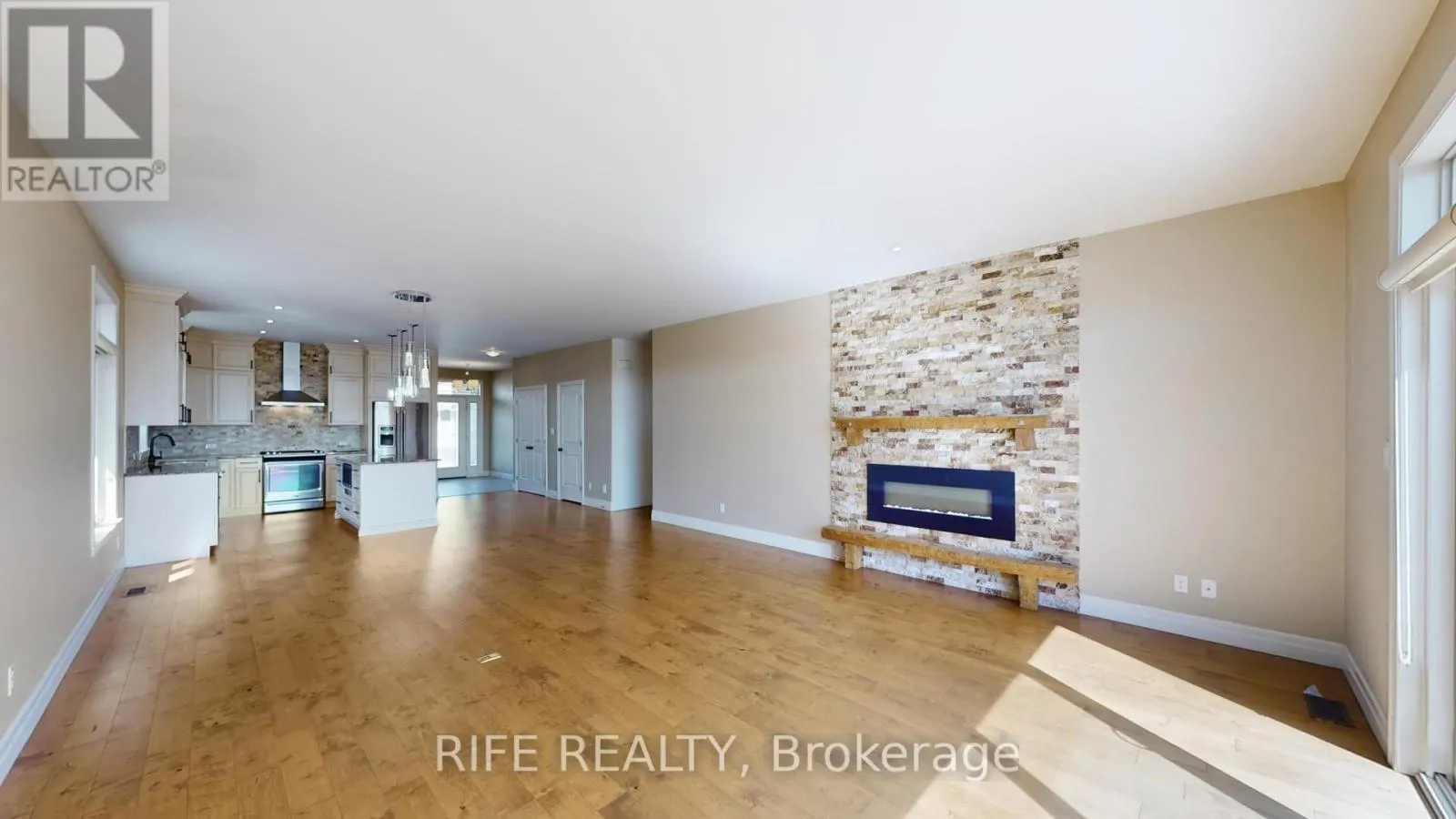 11 CREWS CRESCENT W