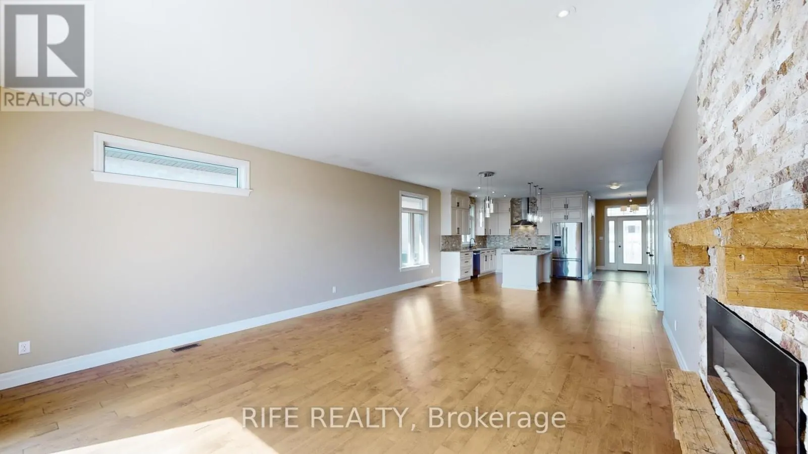 11 CREWS CRESCENT W