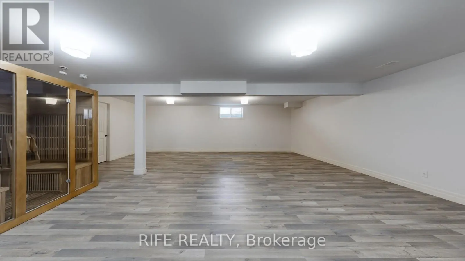 11 CREWS CRESCENT W