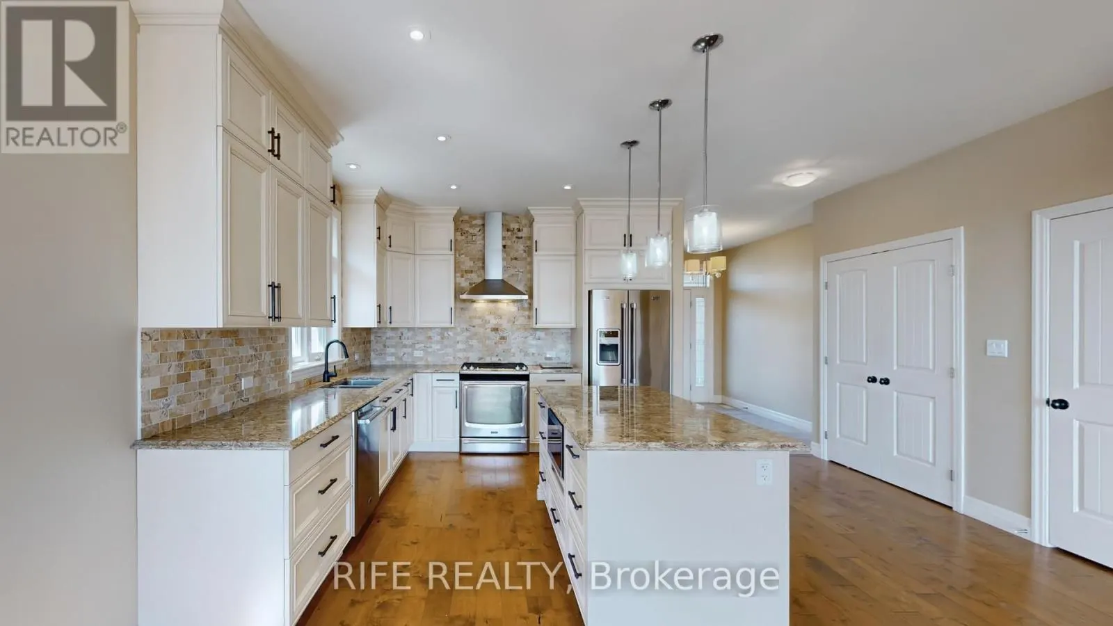 11 CREWS CRESCENT W
