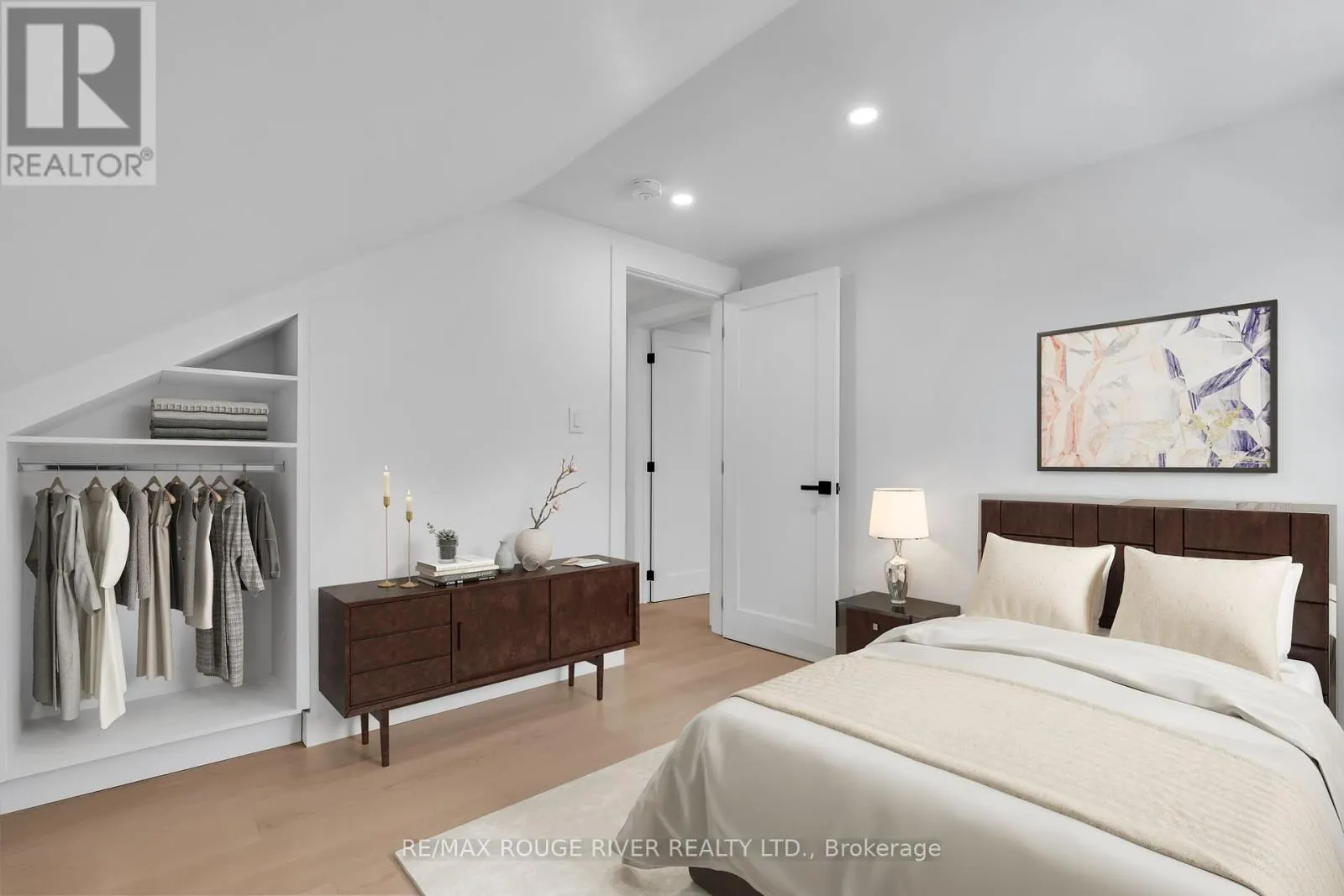 375 KING STREET W