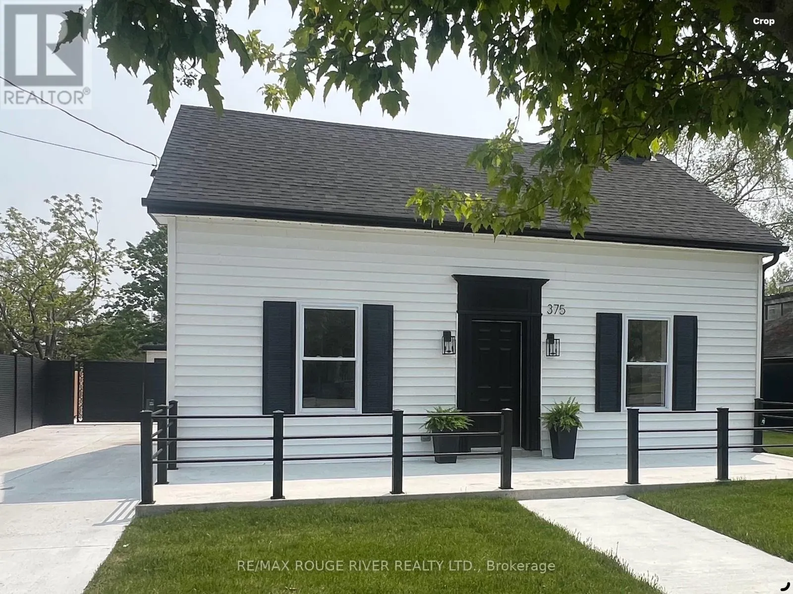 375 KING STREET W